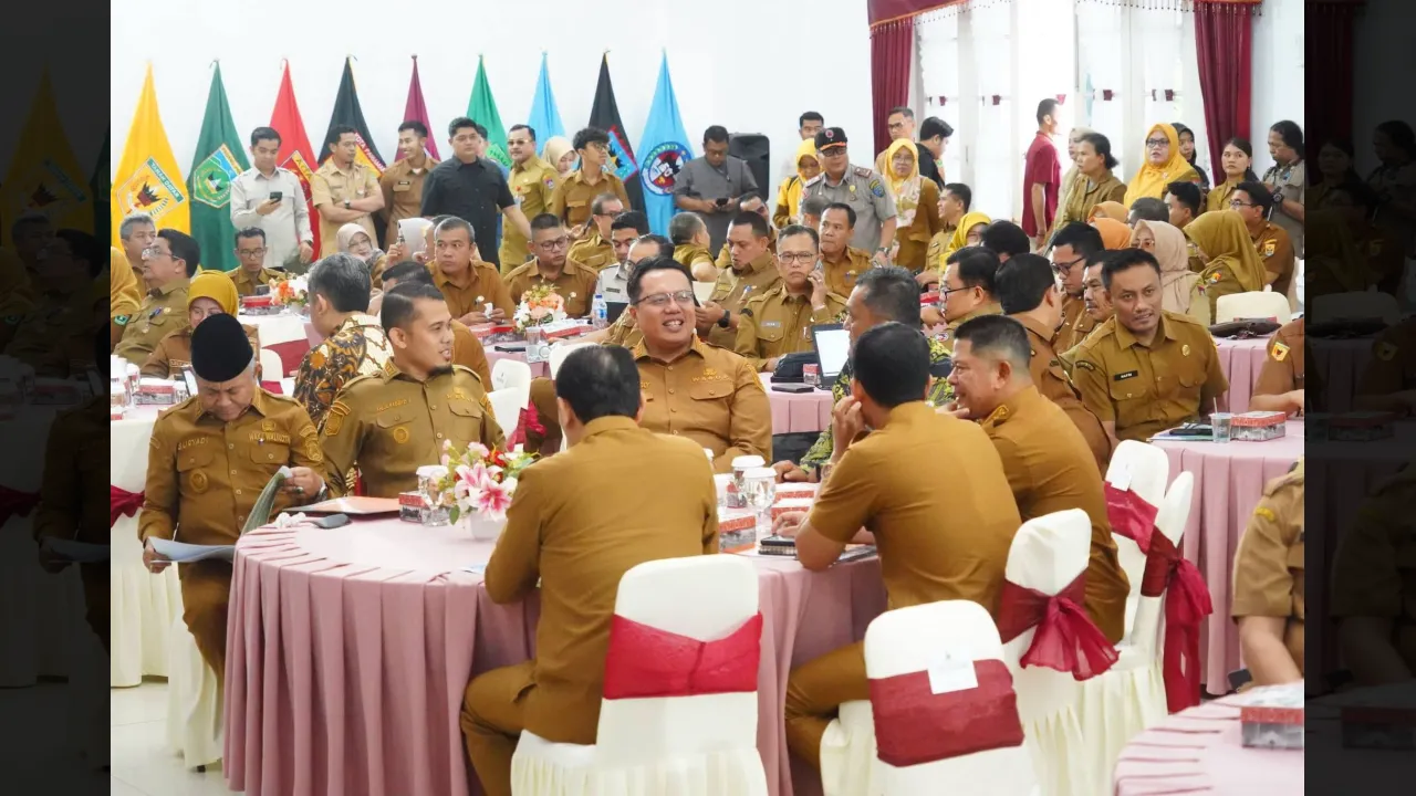 Suasana rakor monev di Gubernuran Sumbar